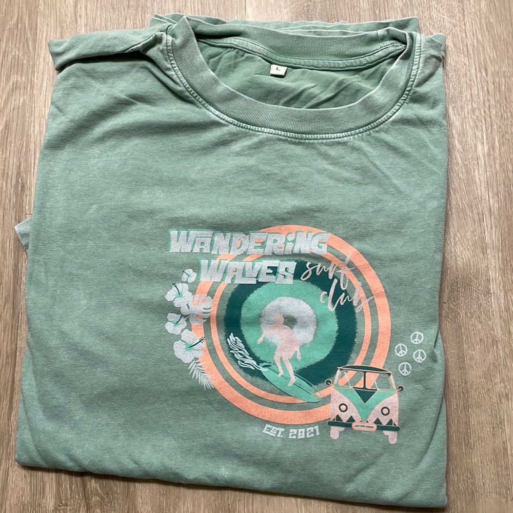 Wandering Waves tee